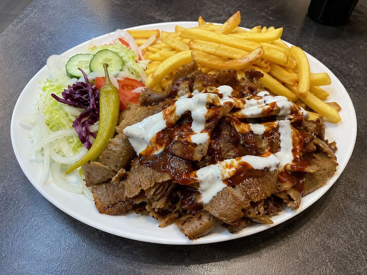 Pizzeria Torino i Mora – Kebabtallrik med pommes och sallad